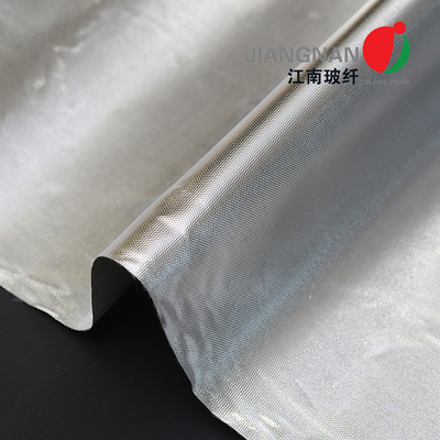 Cortinas o pantallas de aluminio reforzadas con fibra de vidrio con retraso térmico o recubiertas con papel o película de aluminio